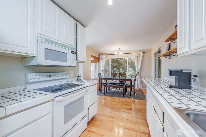 Property photo for 1214 Taylor Avenue N #201, Seattle photo 7