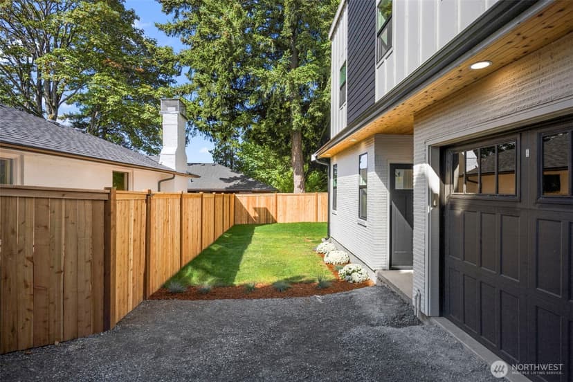 Property photo for 212 N 115th Street, Seattle photo 28