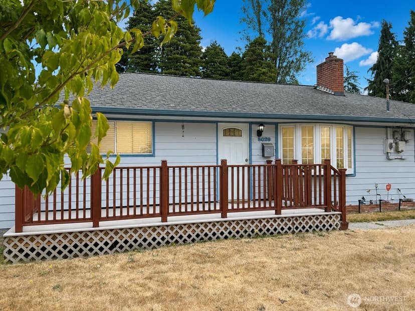 Property photo for 5029 West View Drive, Everett photo 2