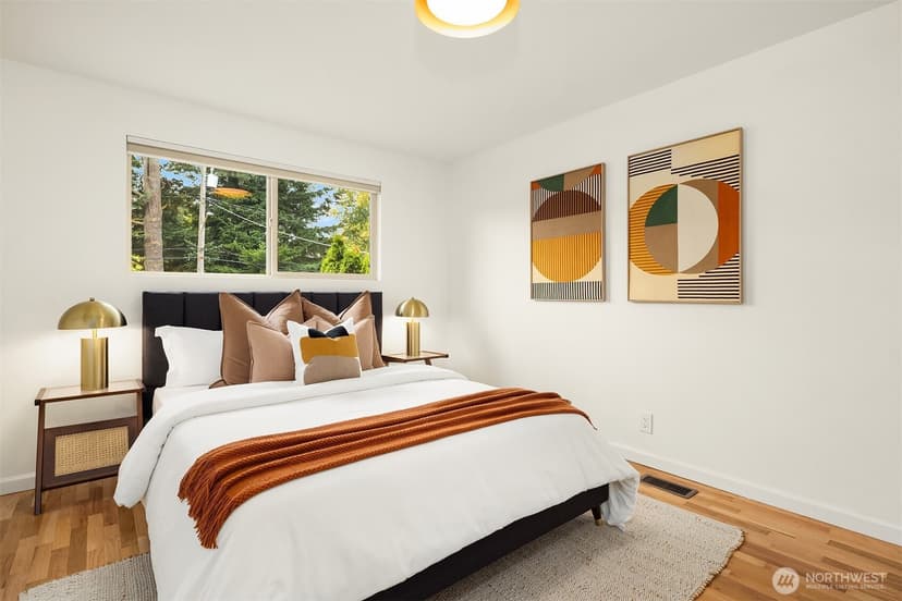 Property photo for 12324 11th Avenue NE, Seattle photo 20