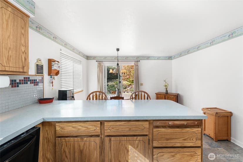 Property photo for 12330 46th Drive SE, Everett photo 10