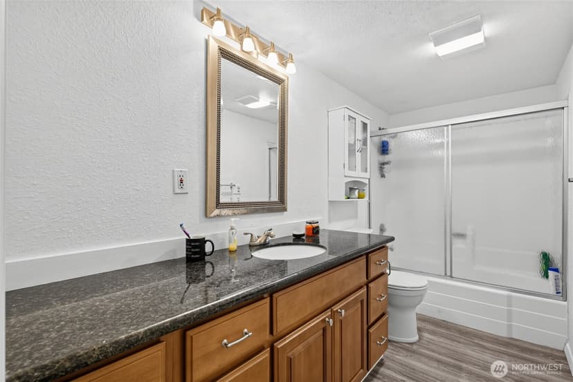 Property photo for 14445 NE 40th Street #D101, Bellevue photo 11