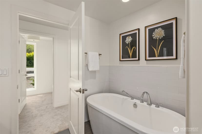 Property photo for 4959 Lynwood Center Road NE, Bainbridge Island photo 17