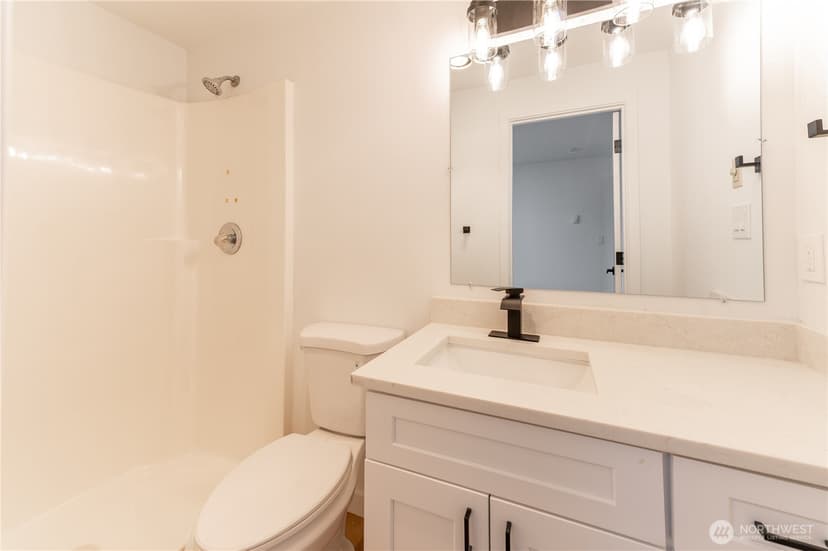 Property photo for 3624 Nassau Avenue NE, Tacoma photo 11
