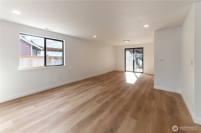 Property photo for 3624 Nassau Avenue NE, Tacoma photo 2