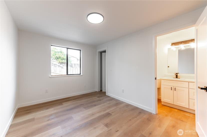 Property photo for 3624 Nassau Avenue NE, Tacoma photo 10