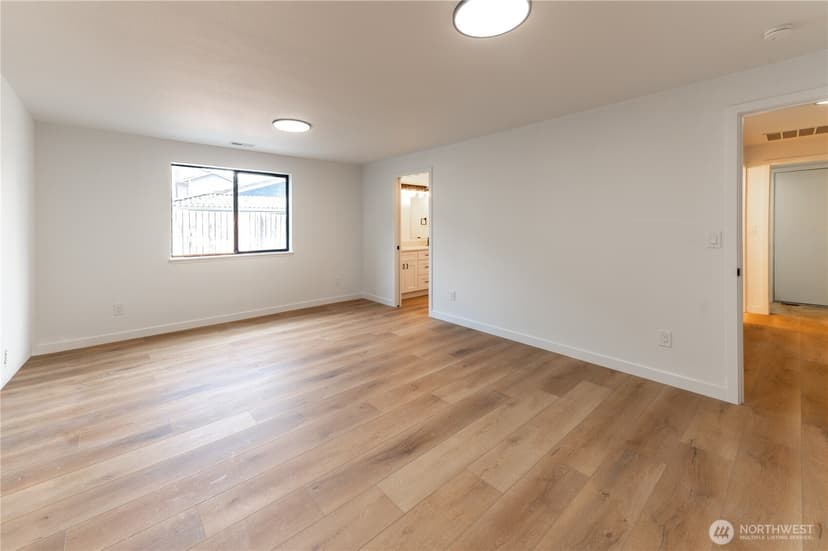 Property photo for 3624 Nassau Avenue NE, Tacoma photo 7