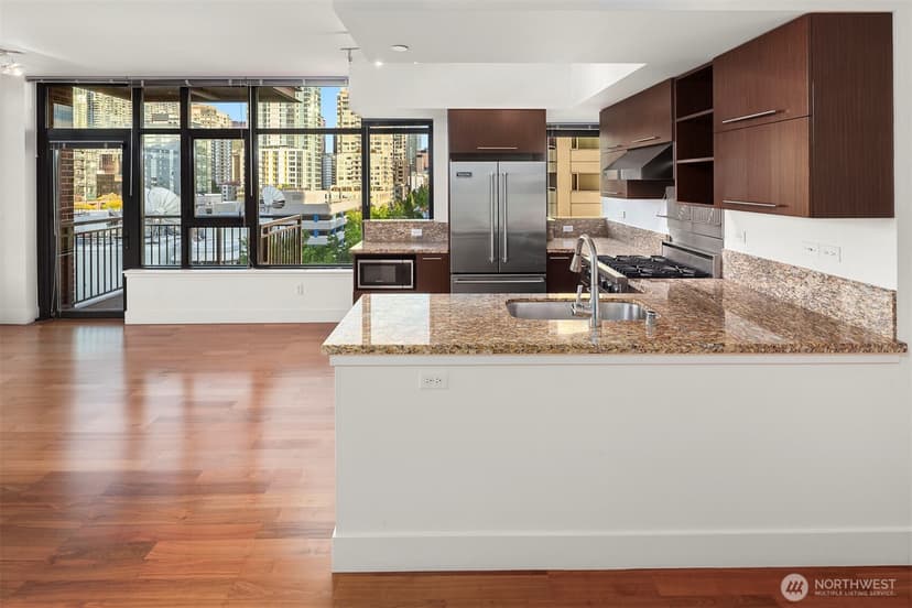 Property photo for 2911 2nd Avenue #902, Seattle photo 7