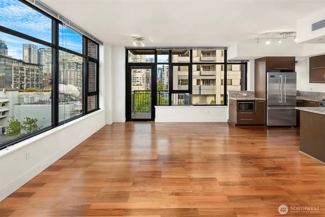 Property photo for 2911 2nd Avenue #902, Seattle photo 2