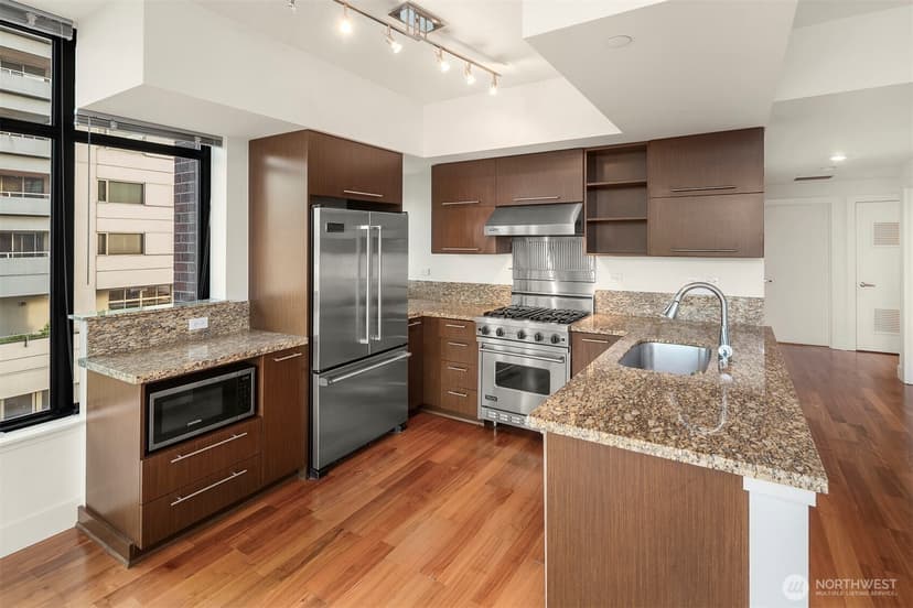 Property photo for 2911 2nd Avenue #902, Seattle photo 6