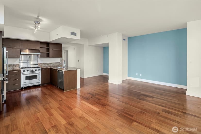 Property photo for 2911 2nd Avenue #902, Seattle photo 12