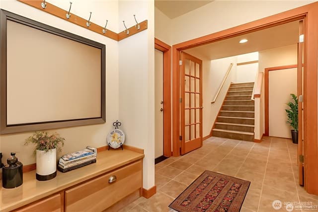 Property photo for 6121 Madrona Drive NE, Tacoma photo 3