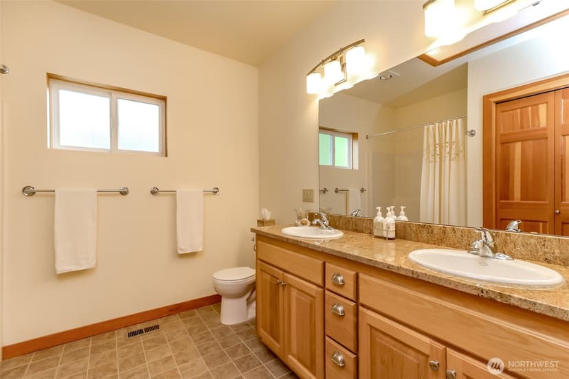 Property photo for 6121 Madrona Drive NE, Tacoma photo 26