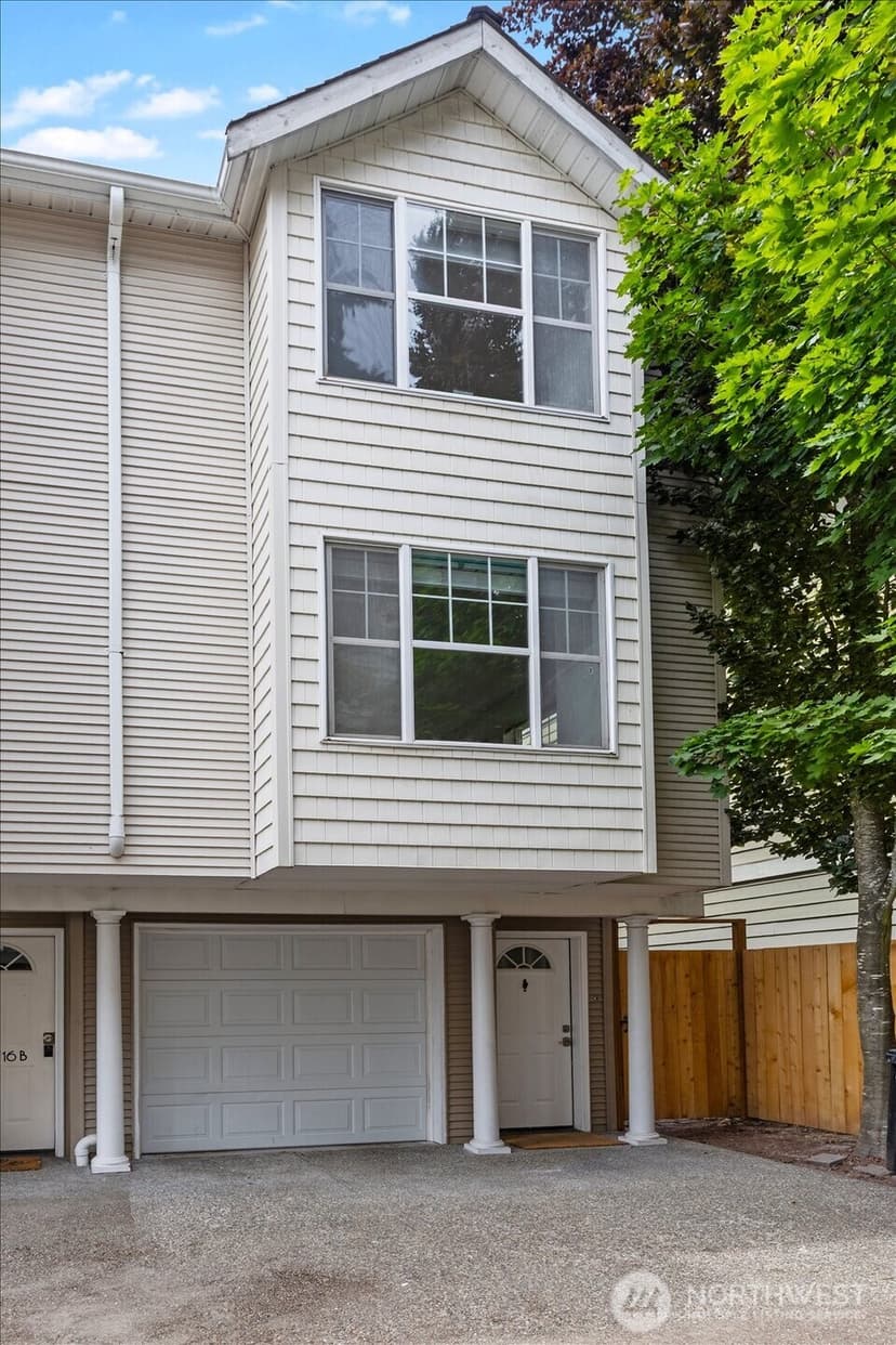 Property photo for 13716 Midvale Avenue N #C, Seattle photo 3