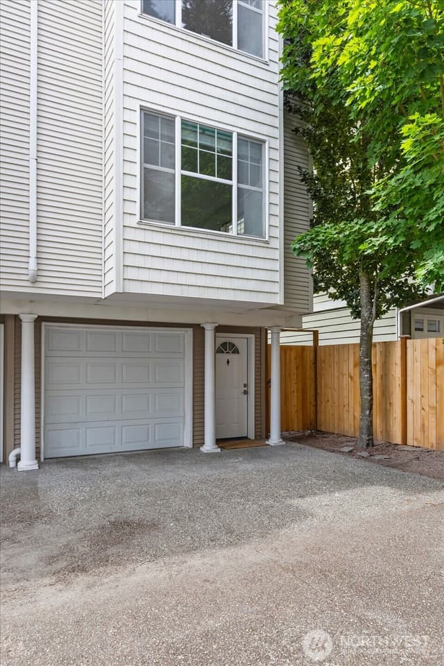 Property photo for 13716 Midvale Avenue N #C, Seattle photo 4