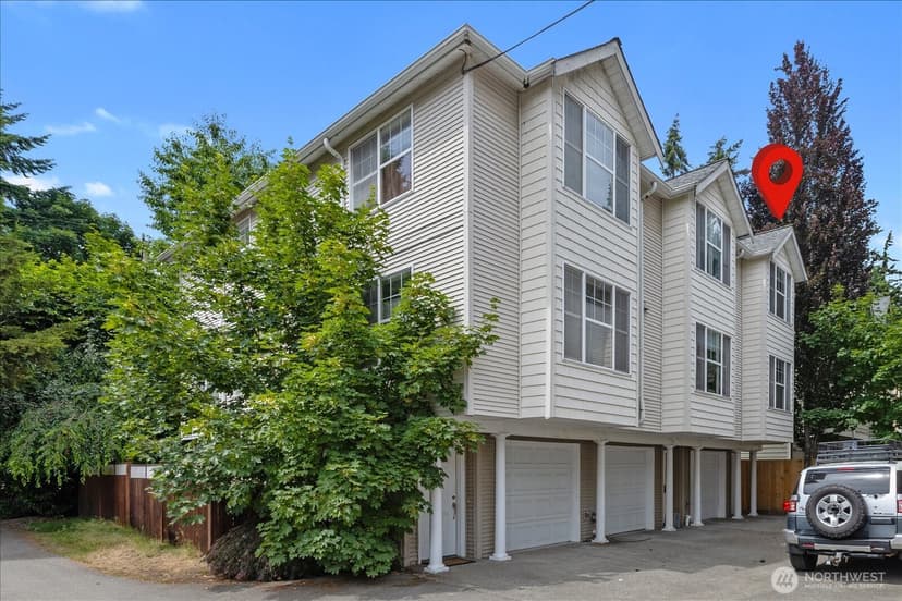 Property photo for 13716 Midvale Avenue N #C, Seattle photo 2