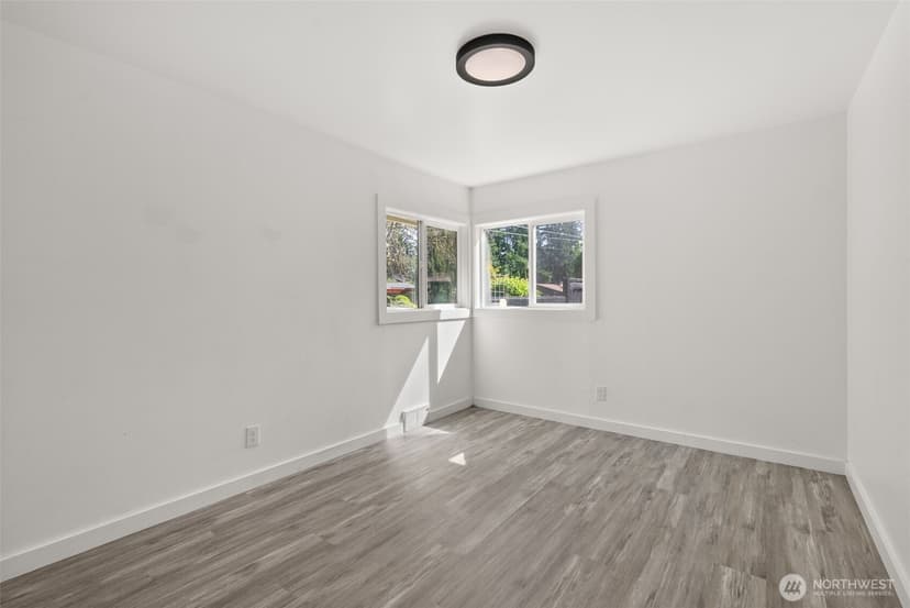 Property photo for 8518 Mount Tacoma Drive SW, Lakewood photo 9
