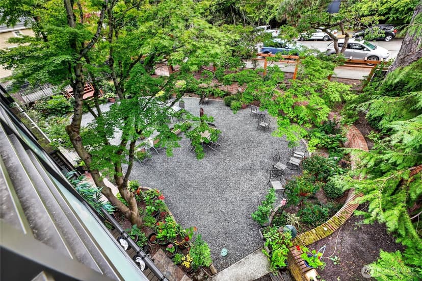 Property photo for 1616 41st Avenue E #305, Seattle photo 17