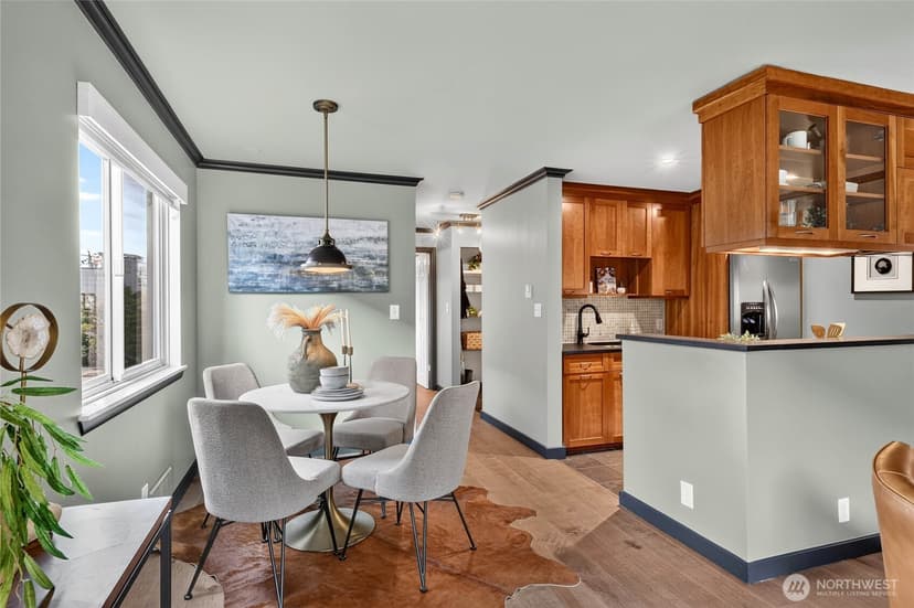 Property photo for 1616 41st Avenue E #305, Seattle photo 7