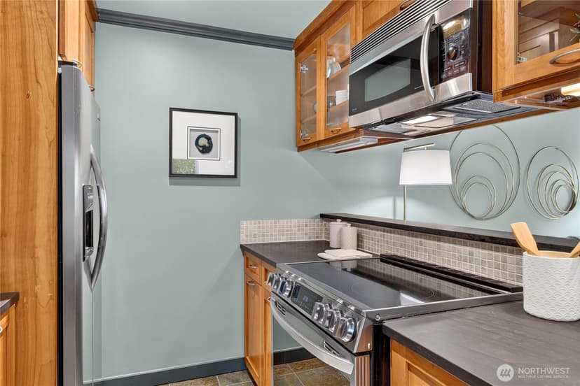 Property photo for 1616 41st Avenue E #305, Seattle photo 9