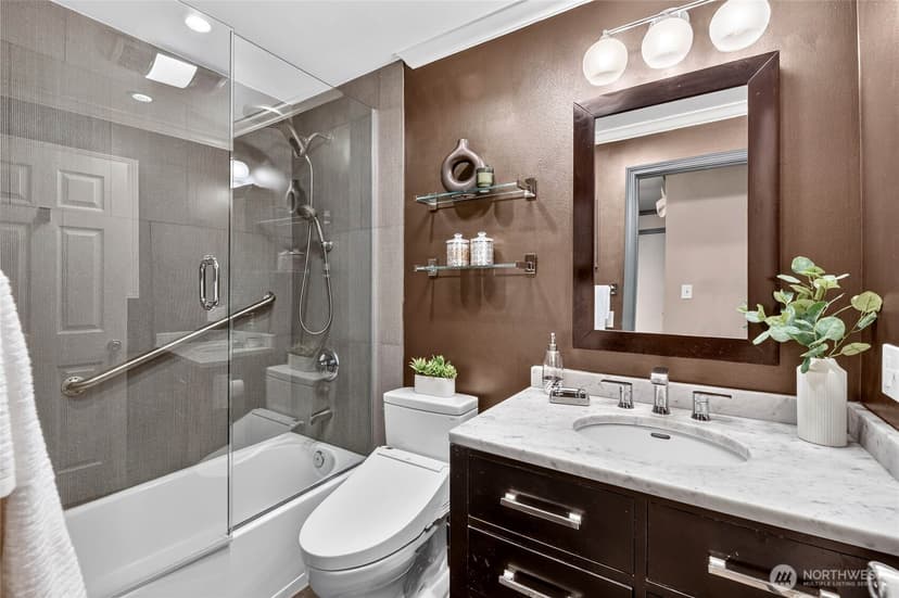 Property photo for 1616 41st Avenue E #305, Seattle photo 18