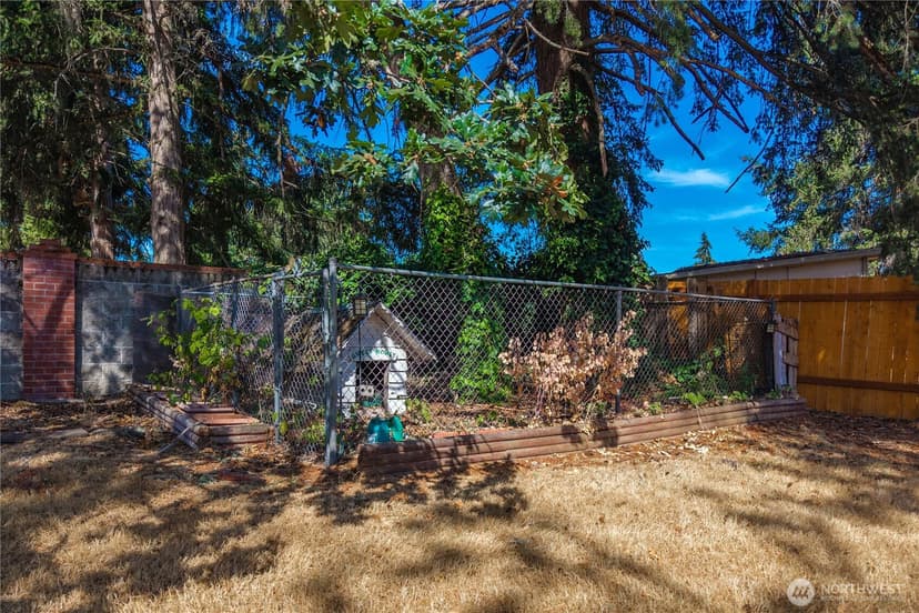 Property photo for 14926 11th Avenue Ct E, Tacoma photo 31