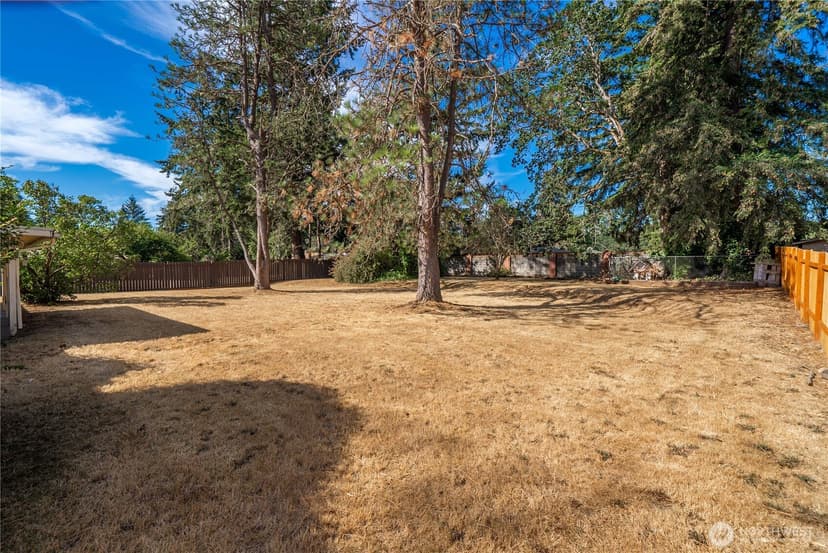 Property photo for 14926 11th Avenue Ct E, Tacoma photo 28