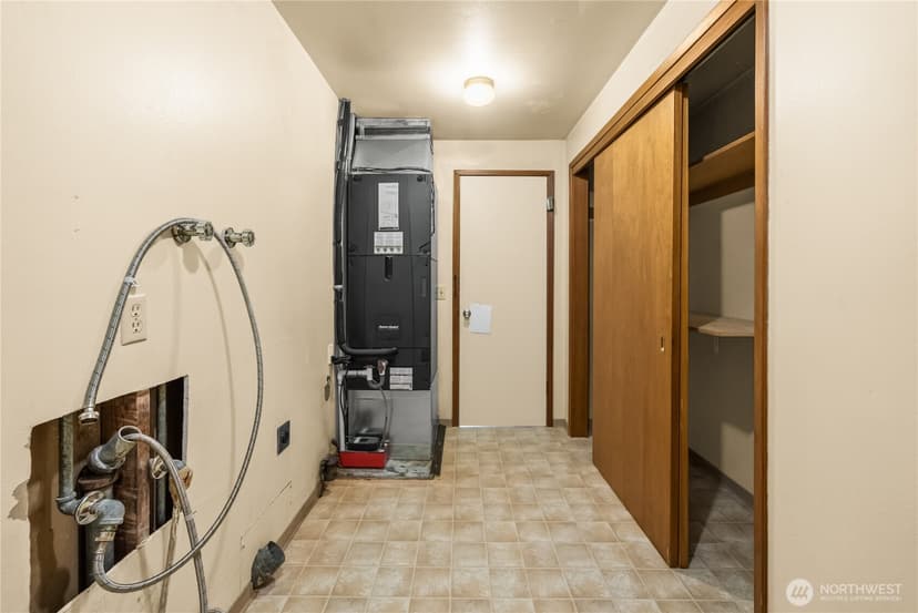 Property photo for 14926 11th Avenue Ct E, Tacoma photo 17