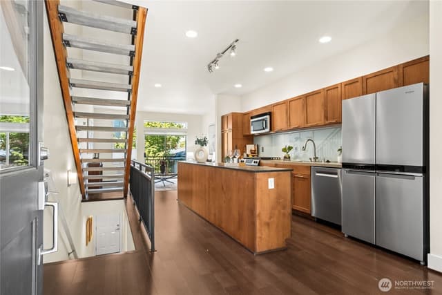 Property photo for 2804 S Columbian Way, Seattle photo 4