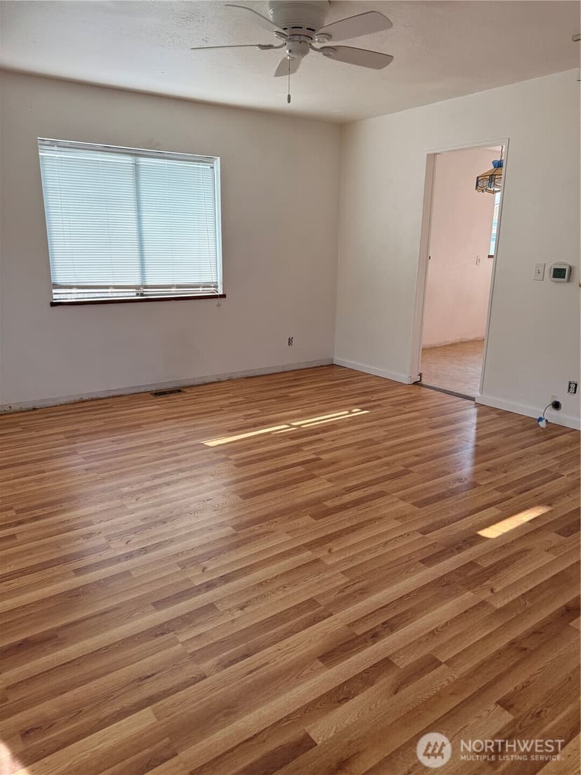 Property photo for 8711 Lawndale Avenue SW, Lakewood photo 5