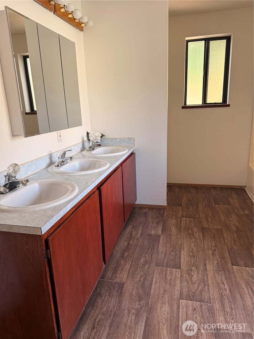 Property photo for 8711 Lawndale Avenue SW, Lakewood photo 15