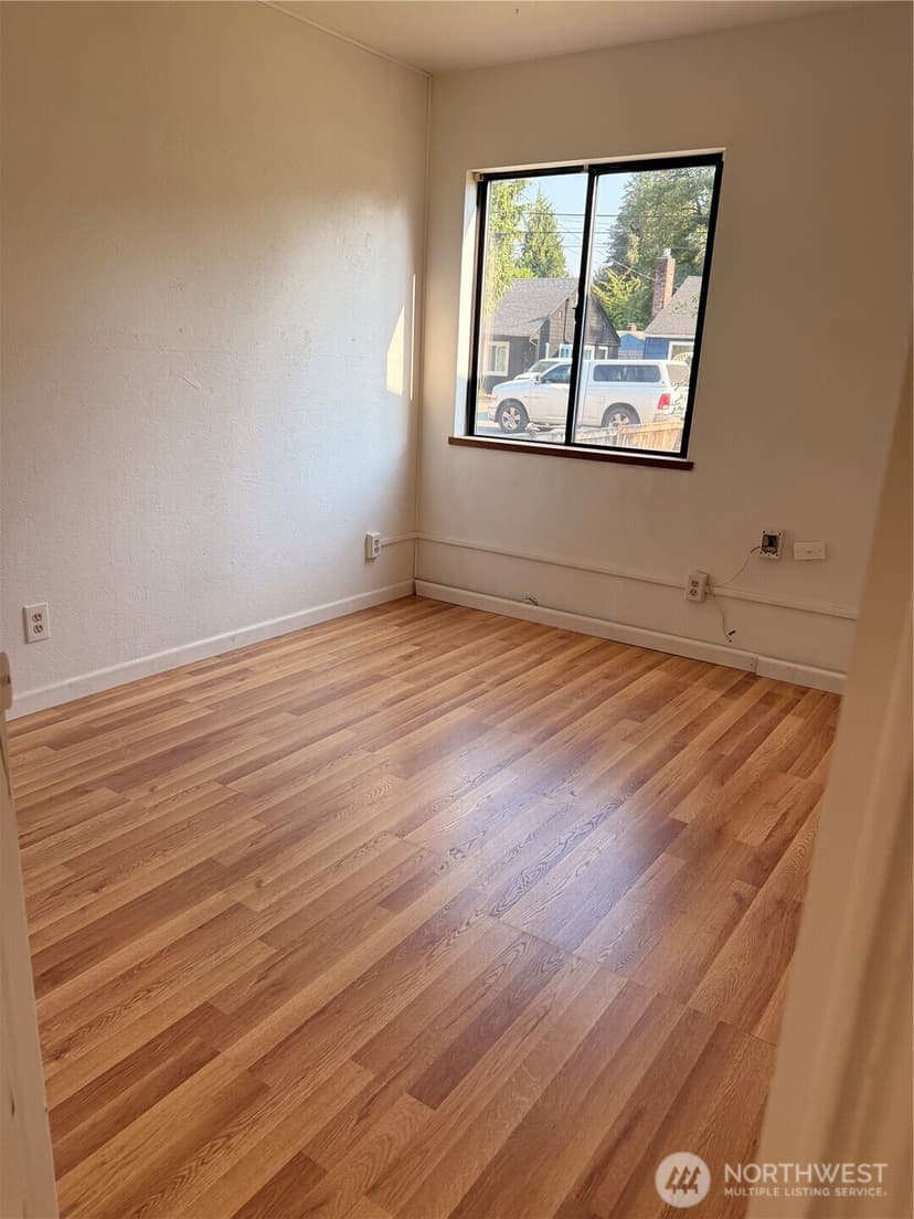 Property photo for 8711 Lawndale Avenue SW, Lakewood photo 7