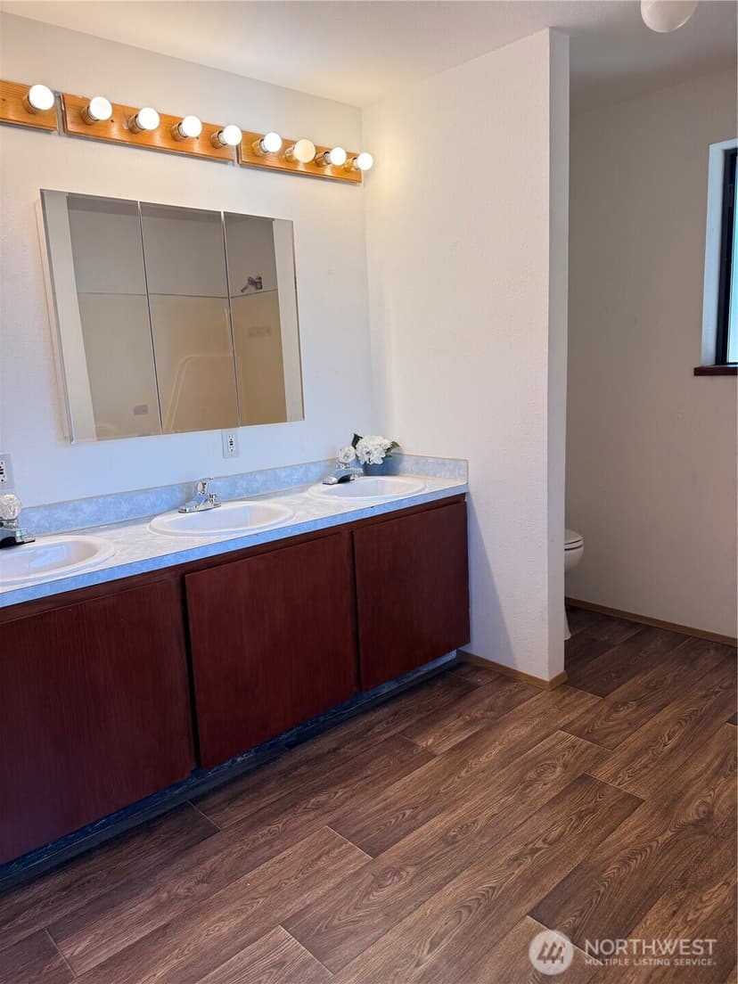 Property photo for 8711 Lawndale Avenue SW, Lakewood photo 16
