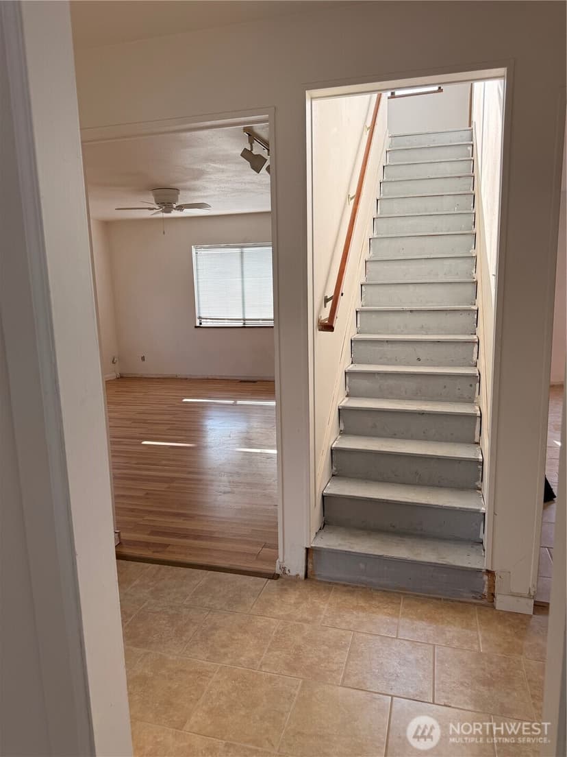 Property photo for 8711 Lawndale Avenue SW, Lakewood photo 13