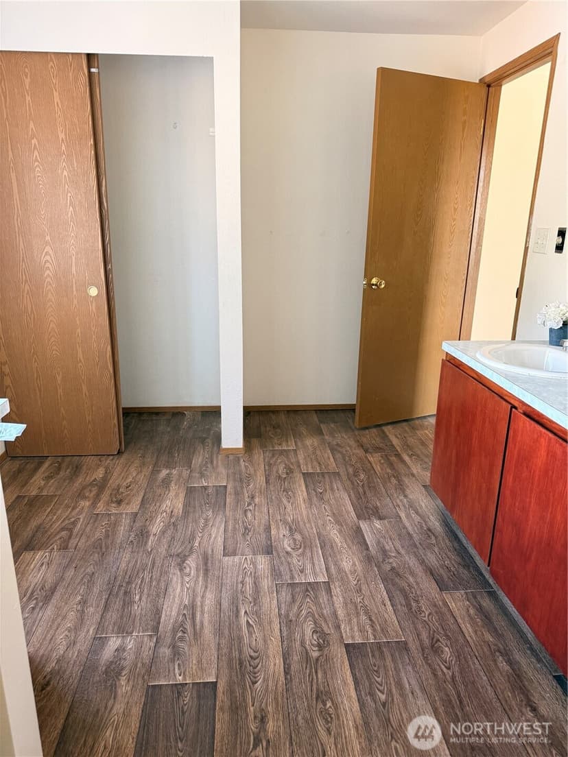 Property photo for 8711 Lawndale Avenue SW, Lakewood photo 17