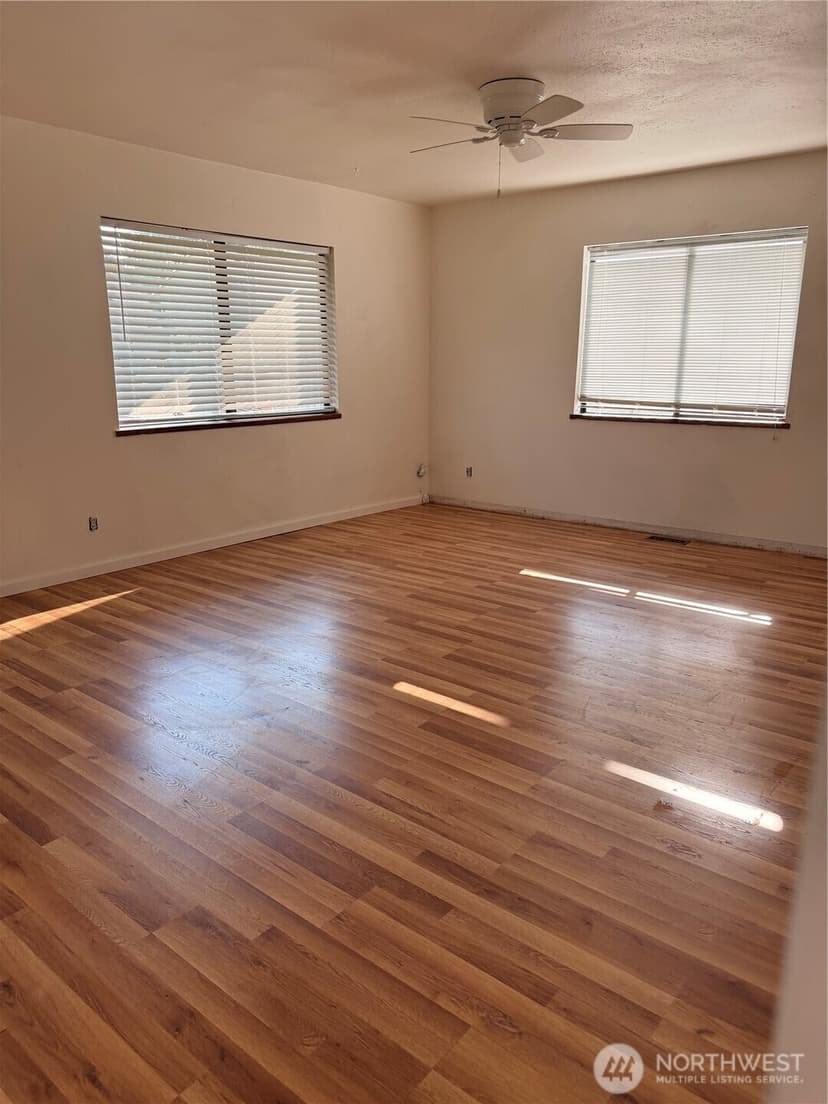 Property photo for 8711 Lawndale Avenue SW, Lakewood photo 6