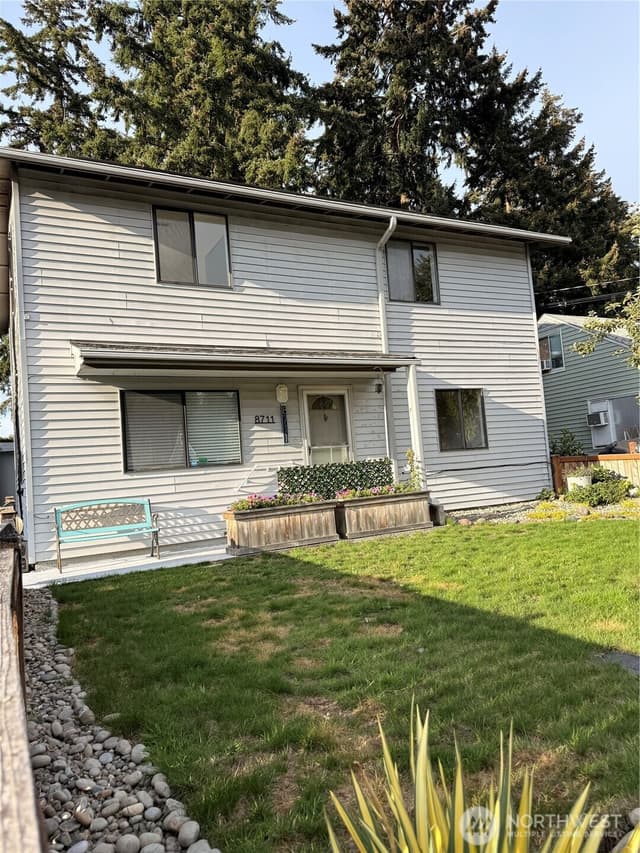 Property photo for 8711 Lawndale Avenue SW, Lakewood photo 2