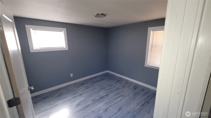 Property photo for 10204 47th Avenue SW, Lakewood photo 8