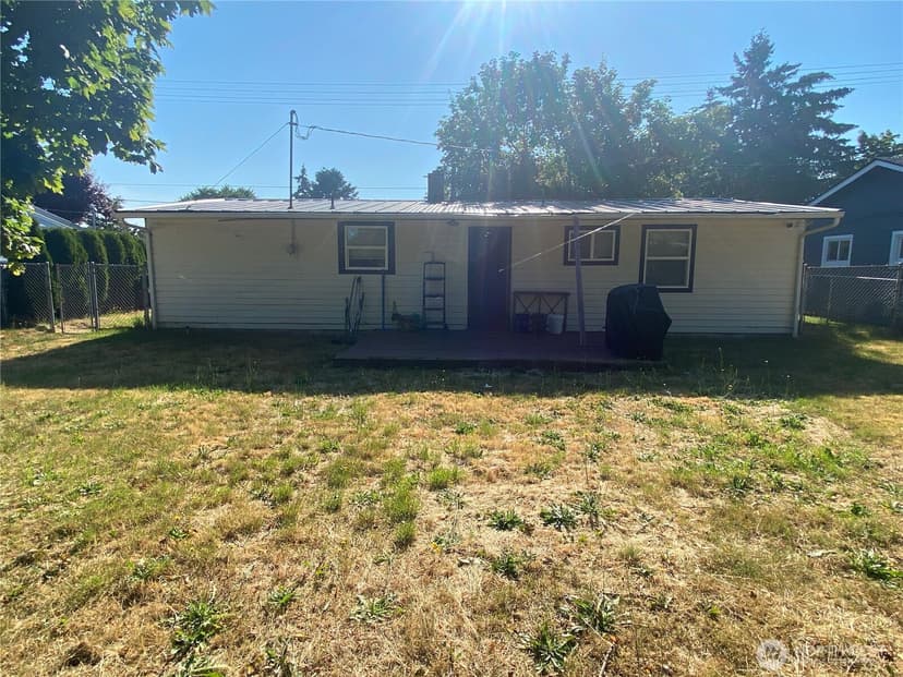 Property photo for 10204 47th Avenue SW, Lakewood photo 9