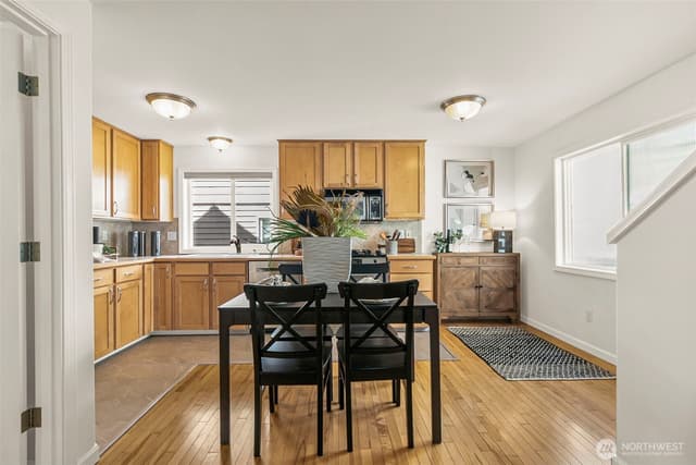 Property photo for 158 15th Avenue #B, Seattle photo 2