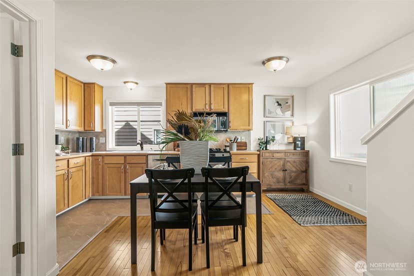 Property photo for 158 15th Avenue #B, Seattle photo 2