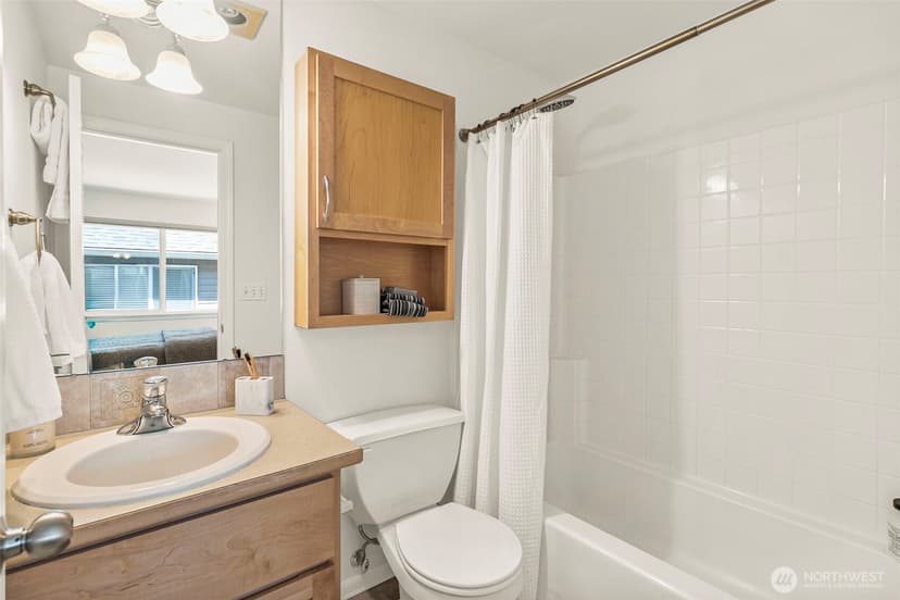 Property photo for 158 15th Avenue #B, Seattle photo 12