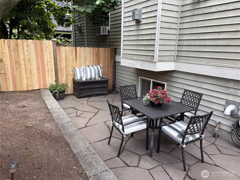 Property photo for 158 15th Avenue #B, Seattle photo 23