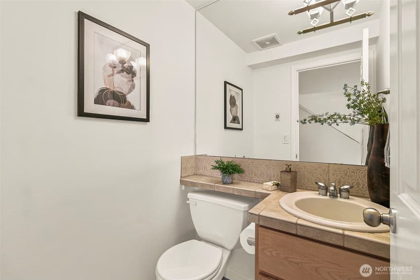 Property photo for 158 15th Avenue #B, Seattle photo 19