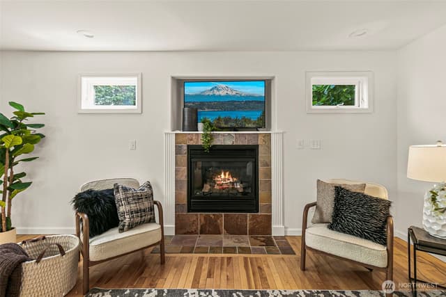 Property photo for 158 15th Avenue #B, Seattle photo 4