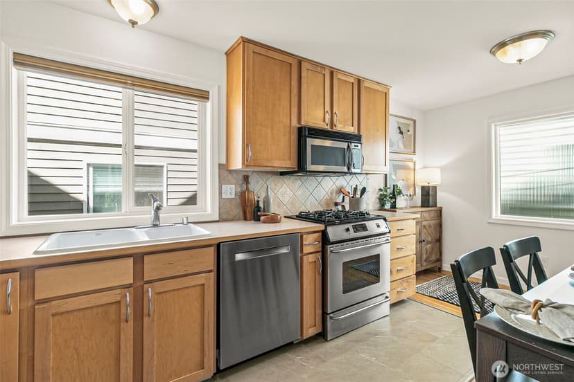 Property photo for 158 15th Avenue #B, Seattle photo 6