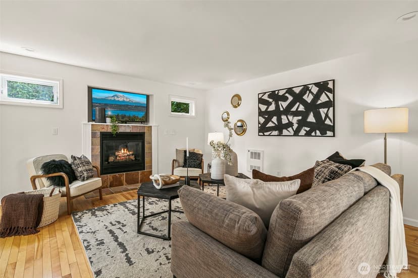 Property photo for 158 15th Avenue #B, Seattle photo 3