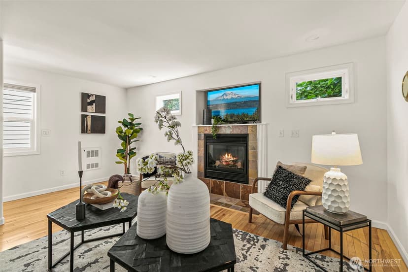 Property photo for 158 15th Avenue #B, Seattle photo 5