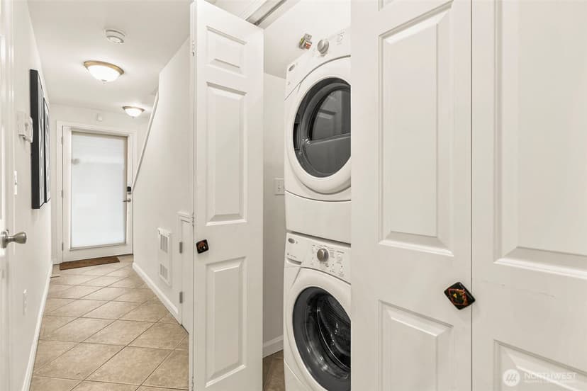 Property photo for 158 15th Avenue #B, Seattle photo 17