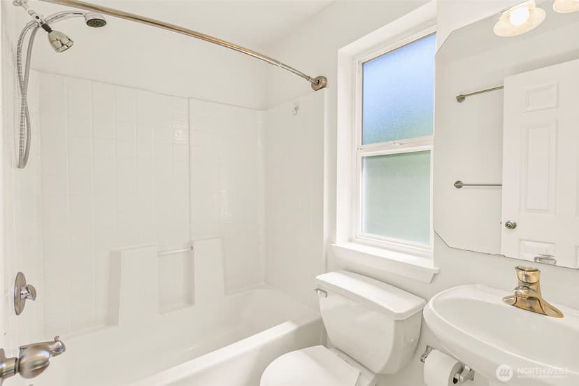 Property photo for 158 15th Avenue #B, Seattle photo 15